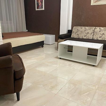 Adam Apartman Hajdúszoboszló Buitenkant foto