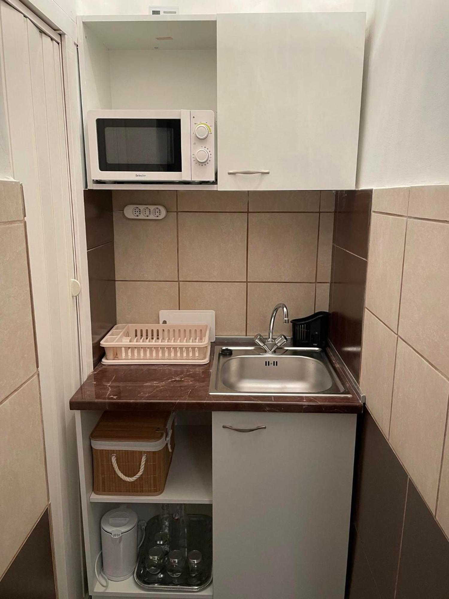 Adam Apartman Hajdúszoboszló Buitenkant foto