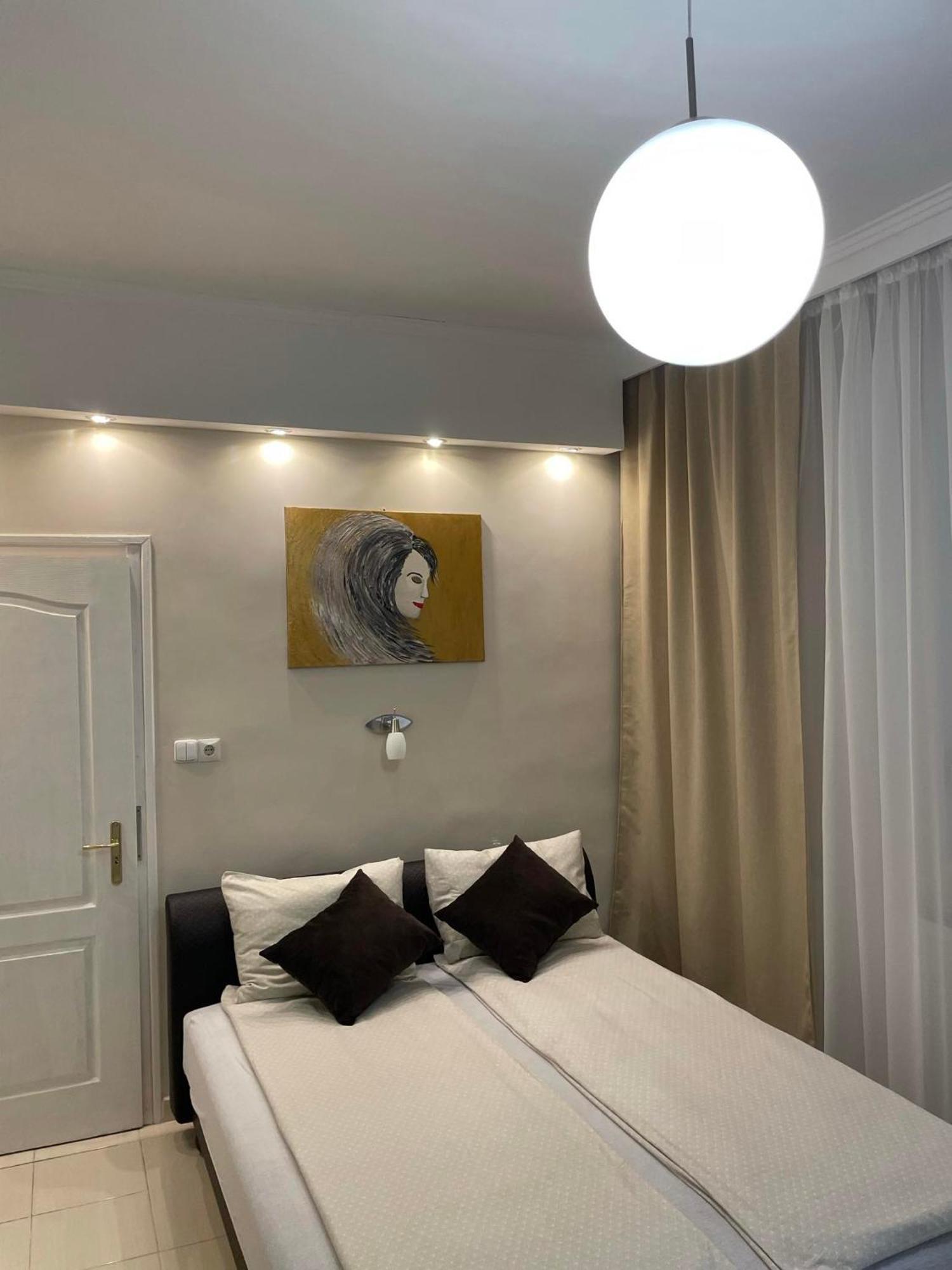 Adam Apartman Hajdúszoboszló Buitenkant foto