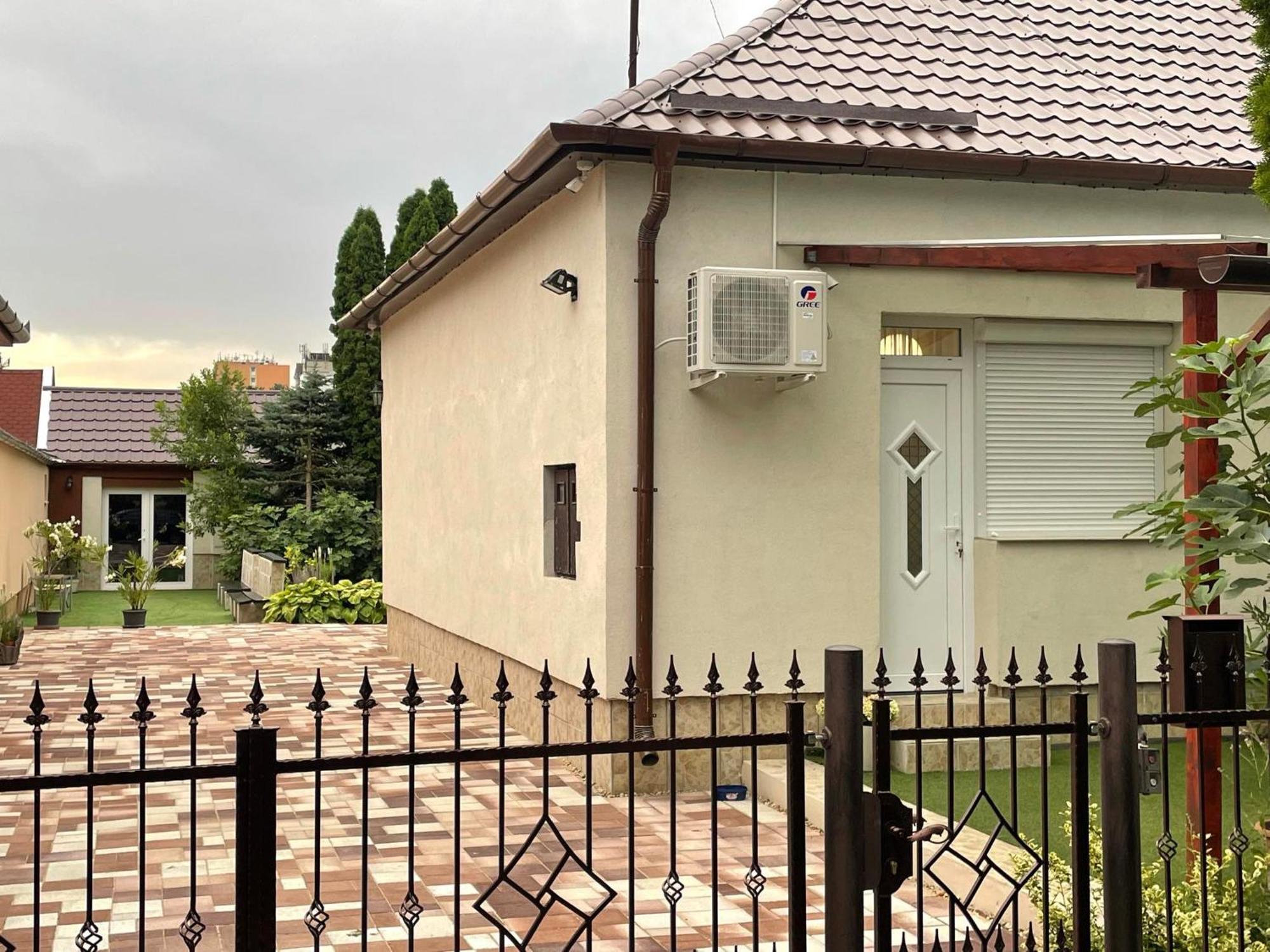 Adam Apartman Hajdúszoboszló Buitenkant foto